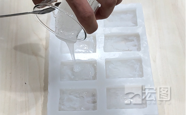 硅膠模具能倒液體硅膠嗎？